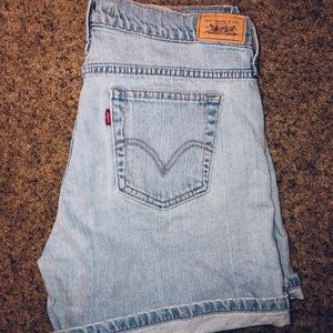 Levi mom shorts